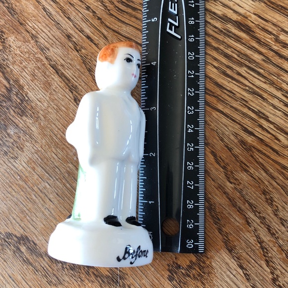 Vintage Bride Groom Salt Pepper Shaker Cake Topper - Picture 9 of 16